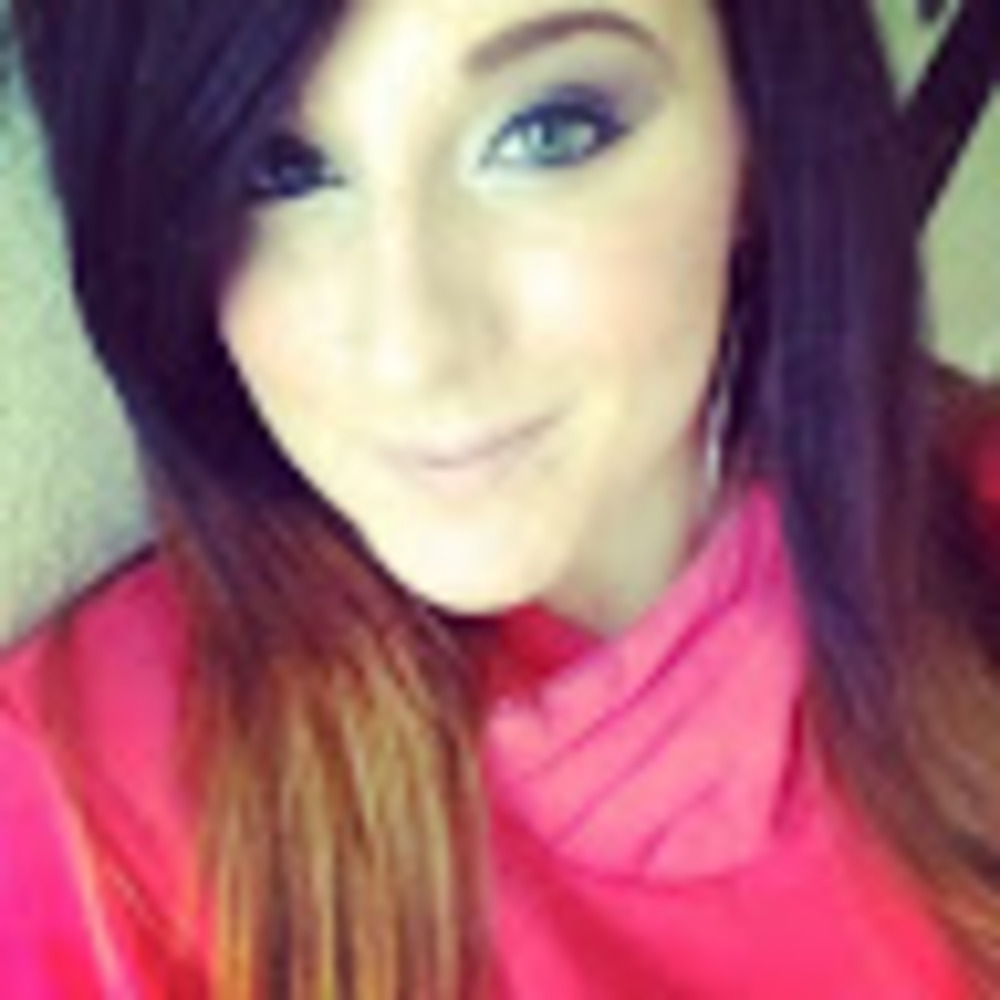 Meet your Posher, Larissa